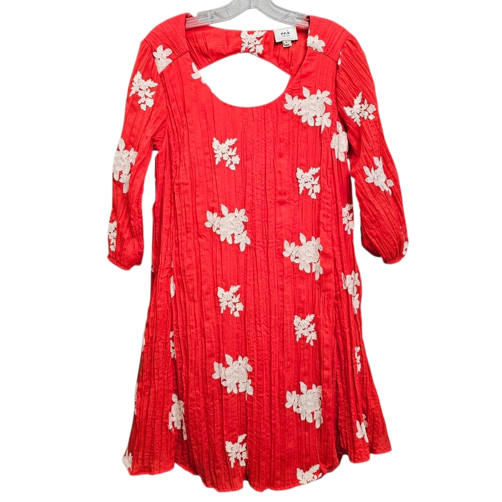 Eci New York Red Gauzy w/Creme Floral Lace Appliques Longsleeve Shift Dress